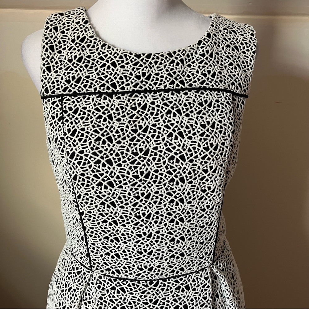 Karl Lagerfeld Black w/ Thick White Lacing Fit & Flare Cocktail Dress size 6 - Picture 5 of 5